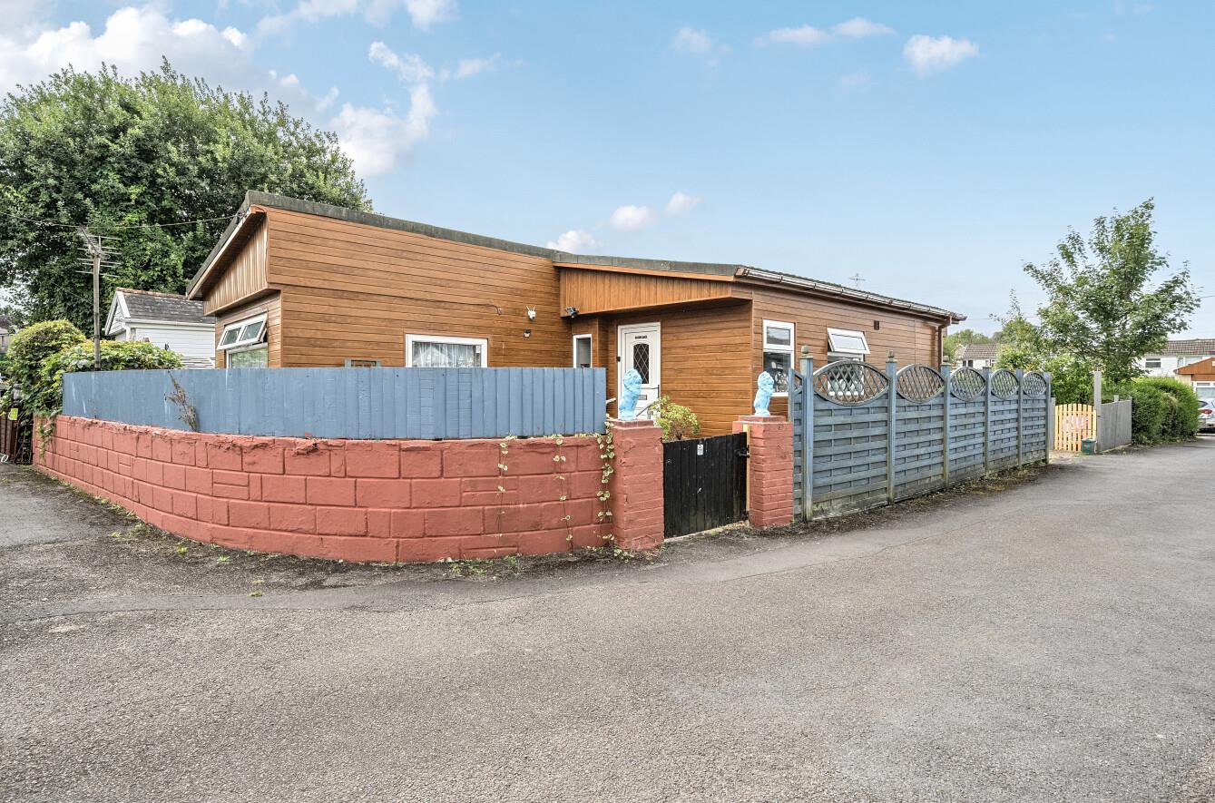 Oakland Park, Fforestfach, Swansea, SA5 4BX